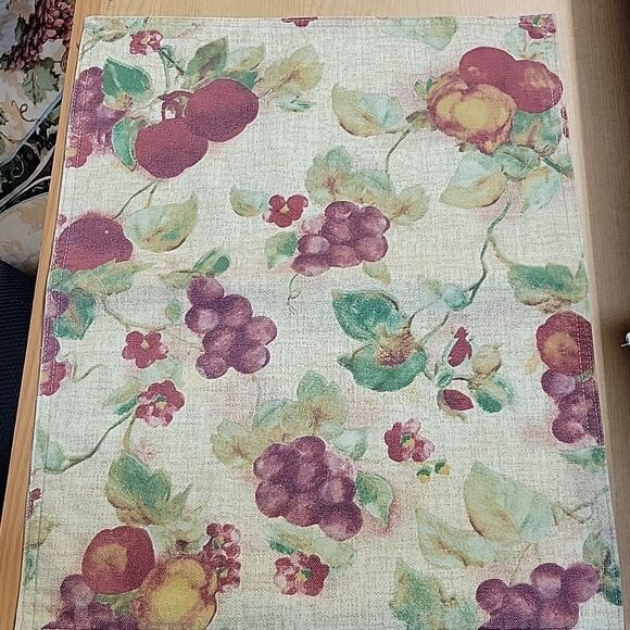 Pacific Rim Grape Plate Embossed Leaves Handpainted + 4 Cloth Placemats - Picture 8 of 9